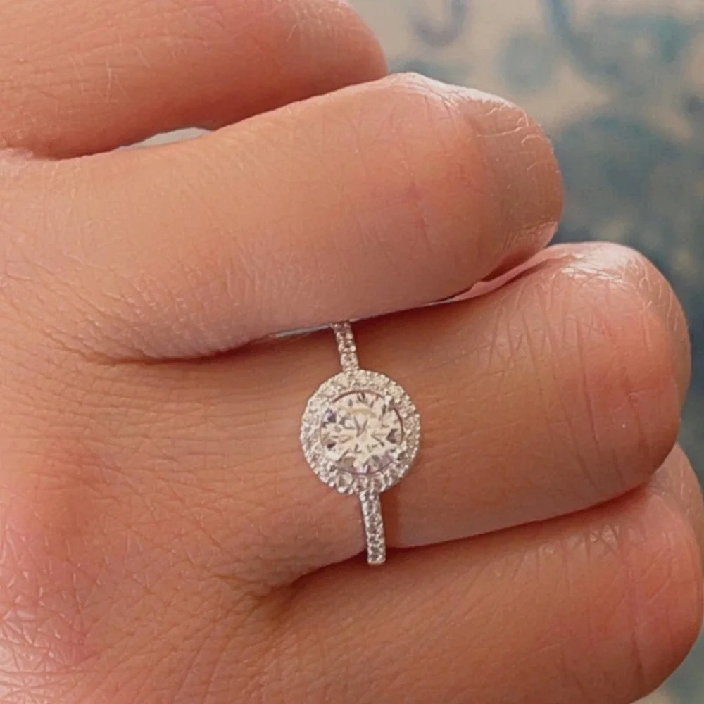 Sterling Silver Round Diamond Ring with Halo​